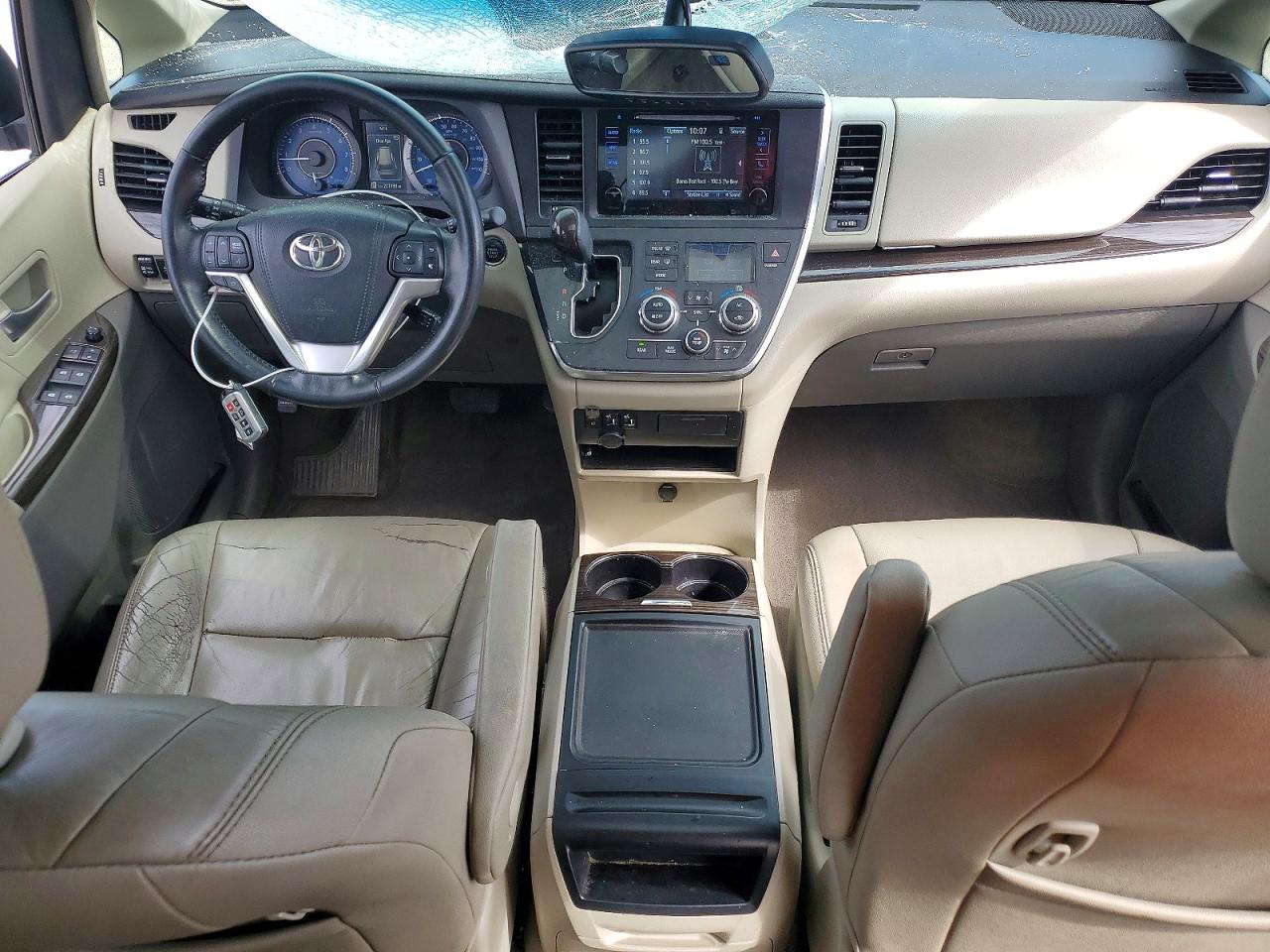 2016 TOYOTA SIENNA XLE 8-PASSENGER photo 15