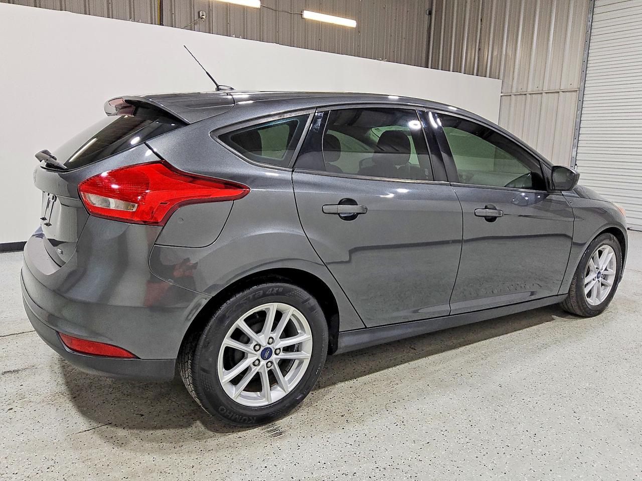 2018 FORD FOCUS SE photo 3