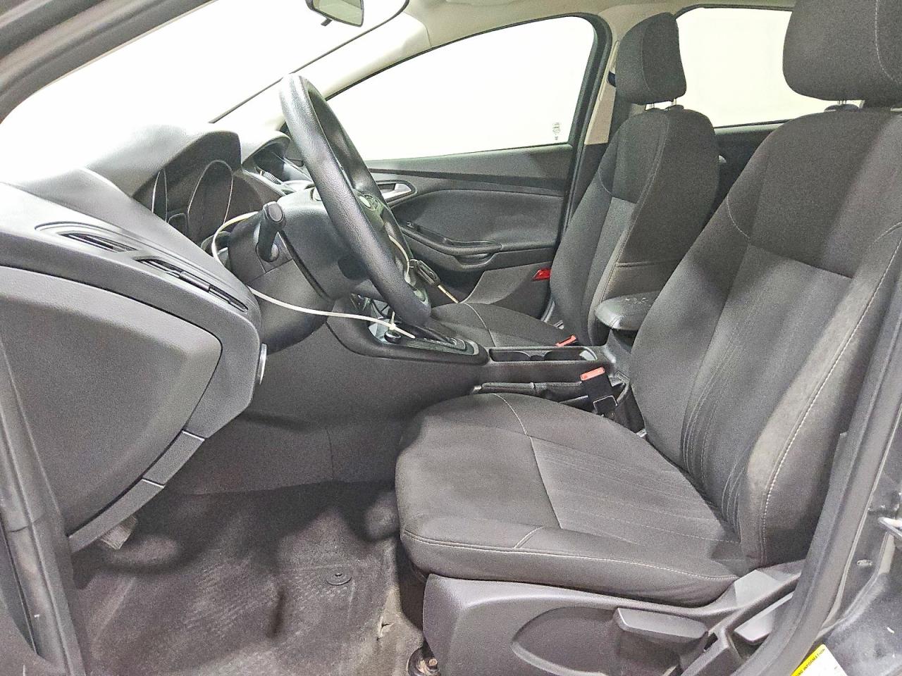 2018 FORD FOCUS SE photo 7