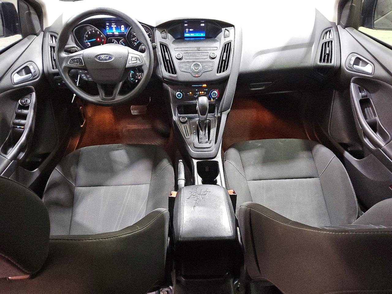 2018 FORD FOCUS SE photo 8