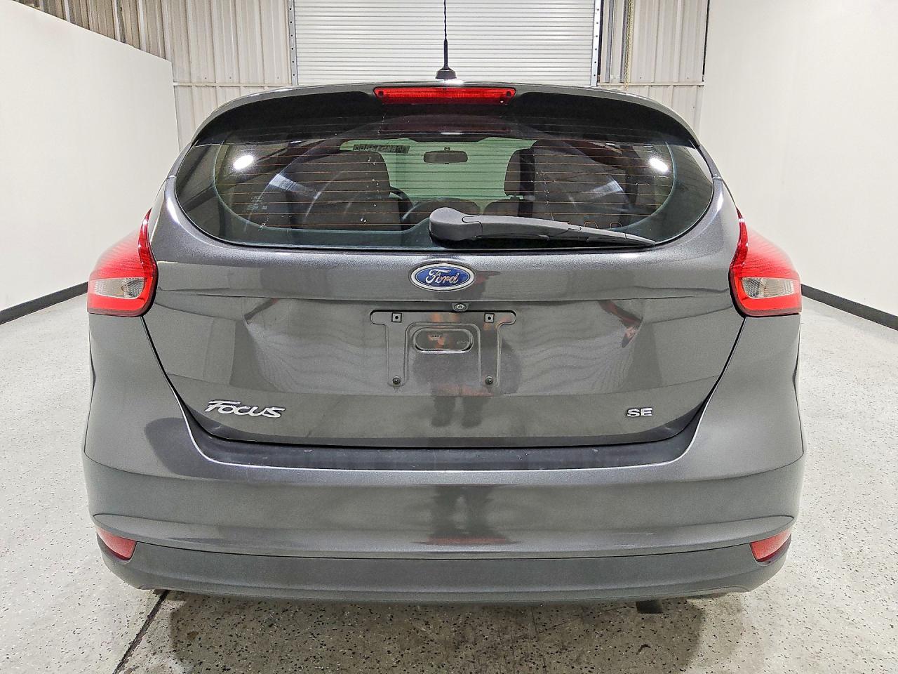 2018 FORD FOCUS SE photo 6