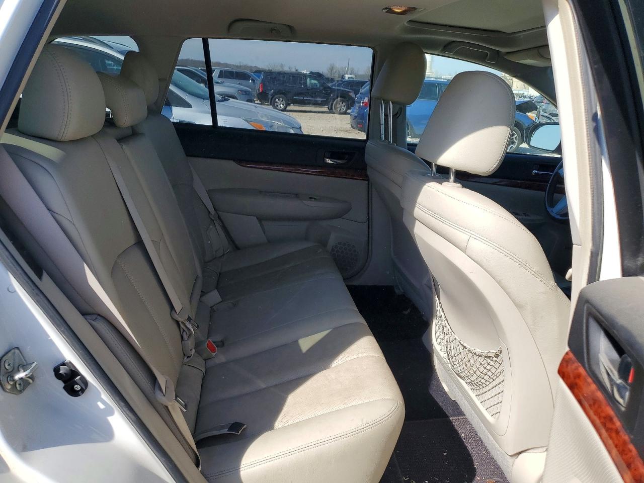 2010 SUBARU OUTBACK 2.5I LIMITED photo 28