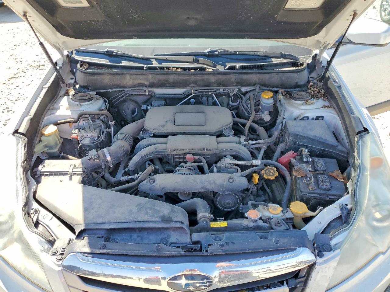 2010 SUBARU OUTBACK 2.5I LIMITED photo 31