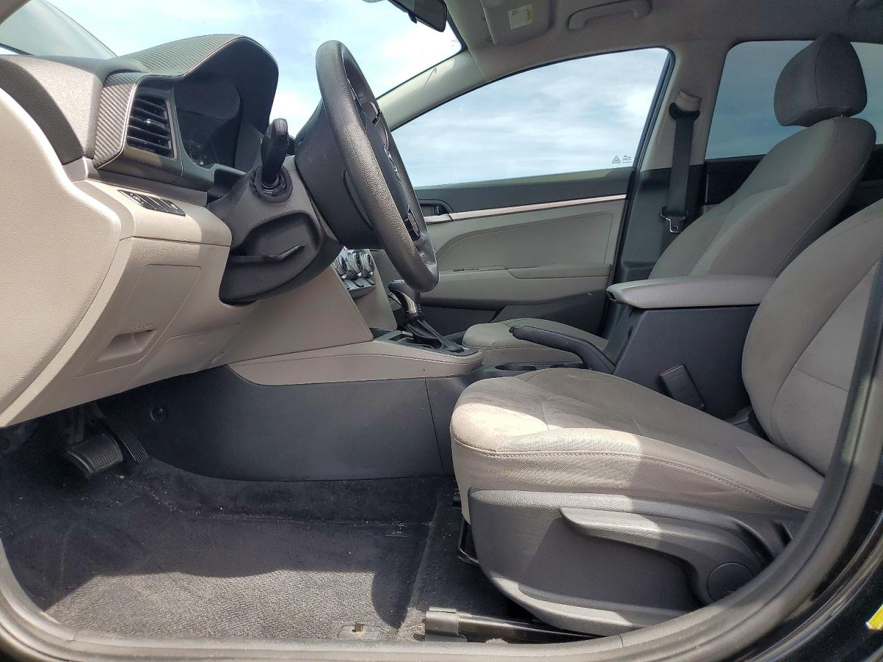 2019 HYUNDAI ELANTRA SE photo 13