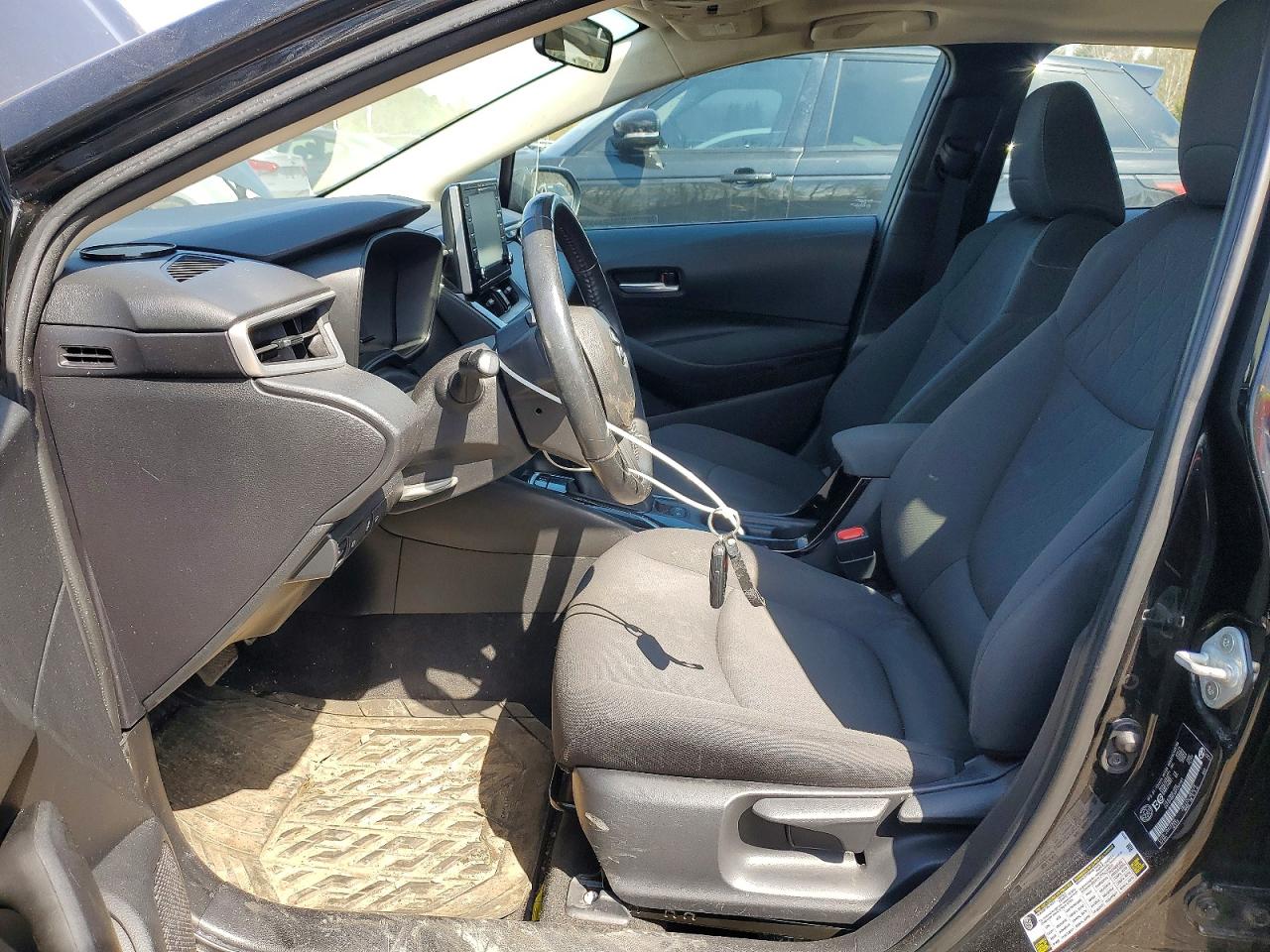 2021 TOYOTA COROLLA LE photo 13