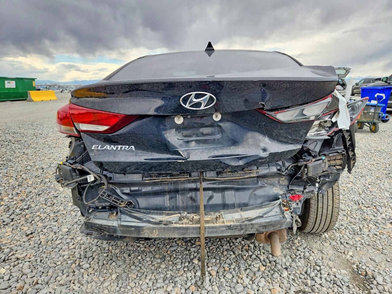 2018 HYUNDAI ELANTRA photo 11