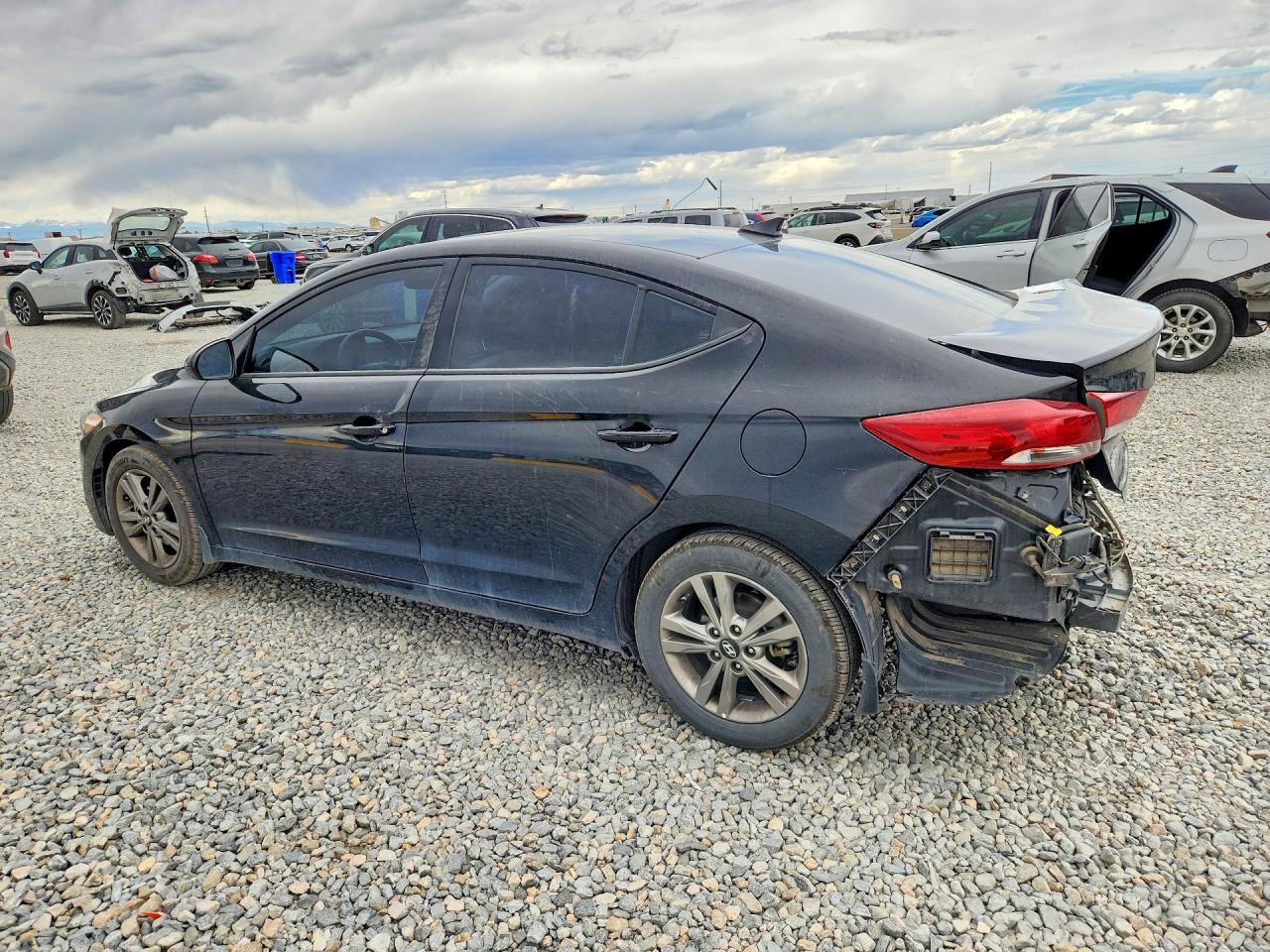 2018 HYUNDAI ELANTRA photo 3