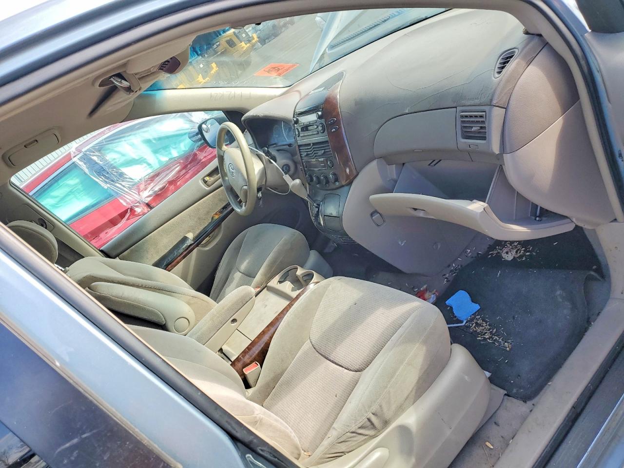 2004 TOYOTA SIENNA LE 7 PASSENGER photo 15