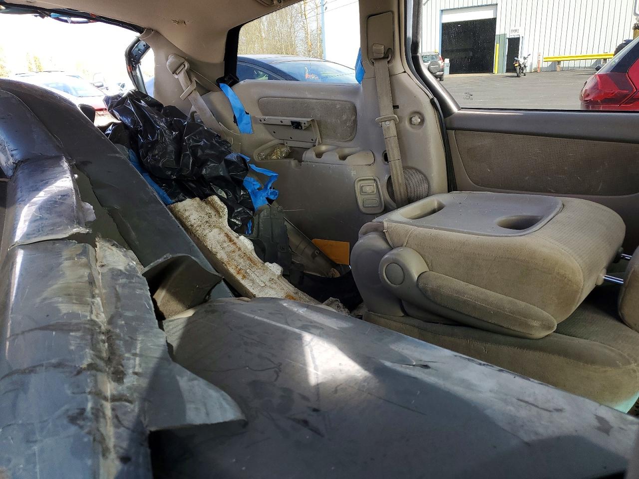 2004 TOYOTA SIENNA LE 7 PASSENGER photo 21