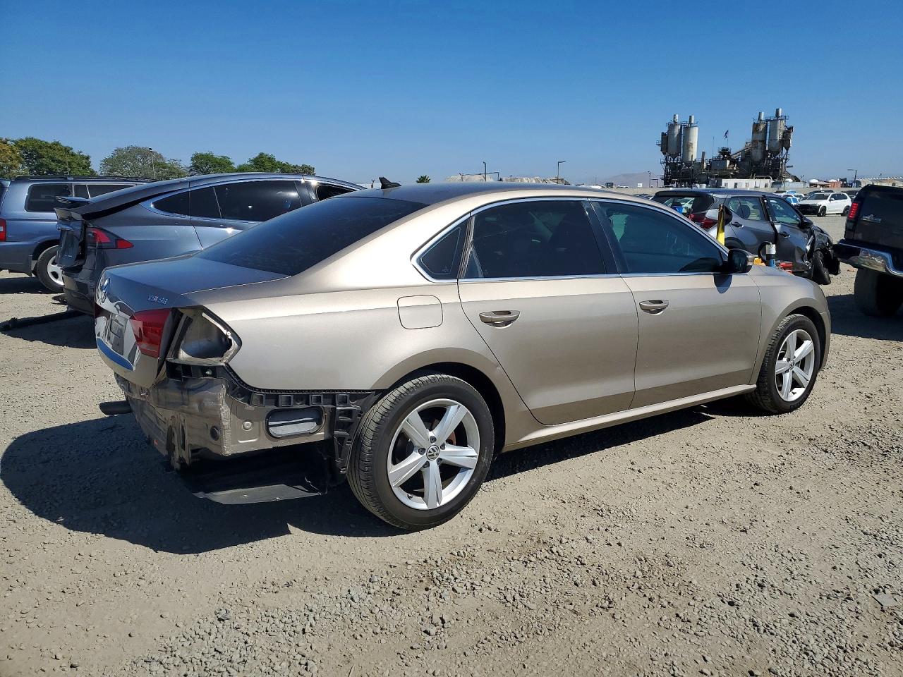 2015 VOLKSWAGEN PASSAT SE photo 5