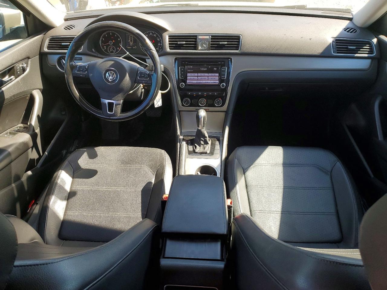 2015 VOLKSWAGEN PASSAT SE photo 15