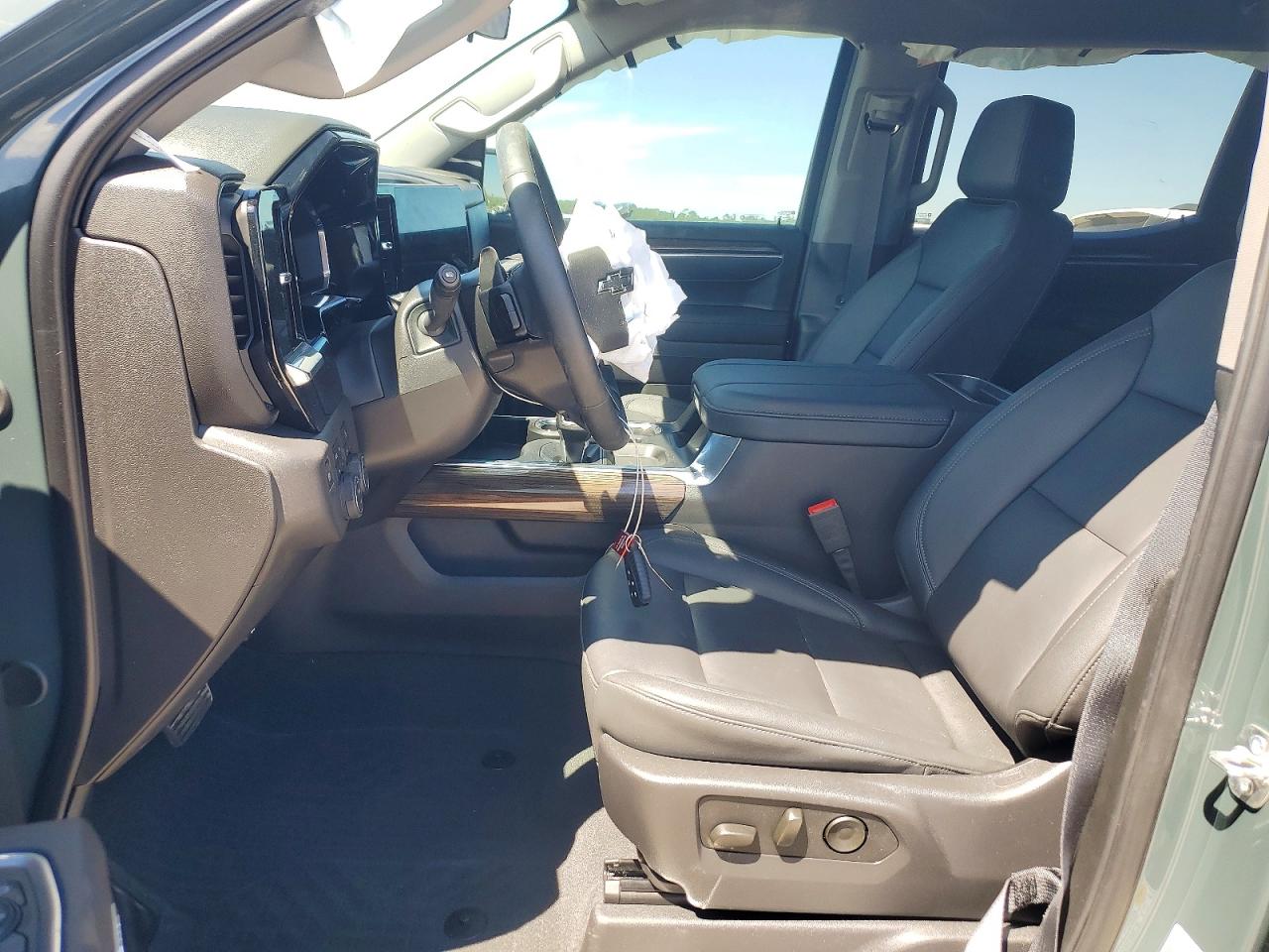 2025 CHEVROLET SILVERADO K1500 LT TRAIL BOSS photo 13
