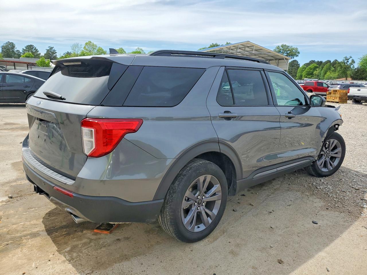 2023 FORD EXPLORER XLT photo 5