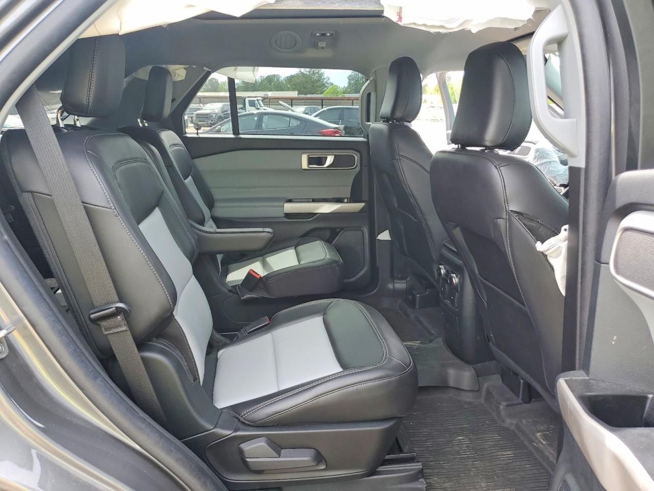 2023 FORD EXPLORER XLT photo 21
