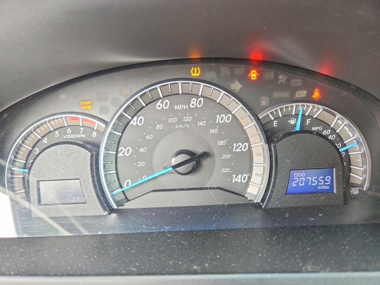 2013 TOYOTA CAMRY SE photo 17