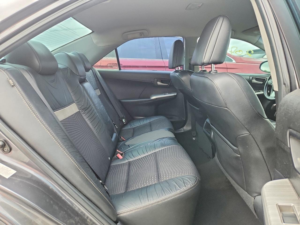 2013 TOYOTA CAMRY SE photo 19
