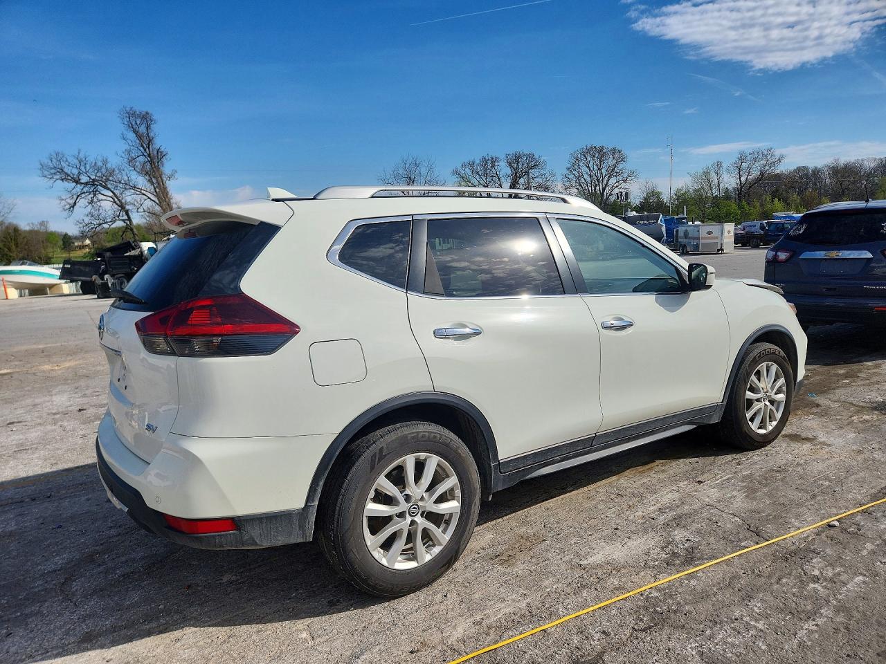 2019 NISSAN ROGUE SV photo 5