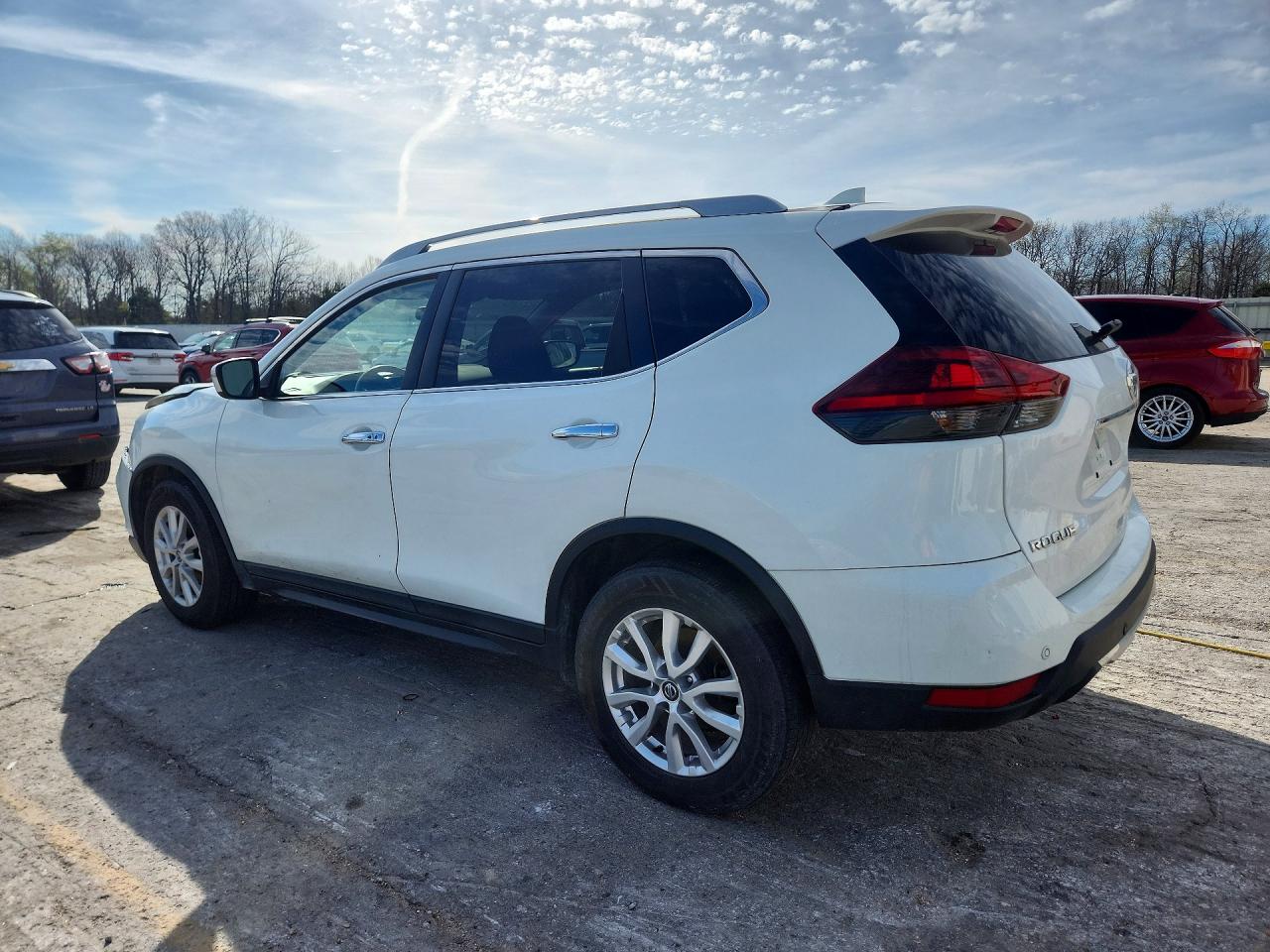 2019 NISSAN ROGUE SV photo 3