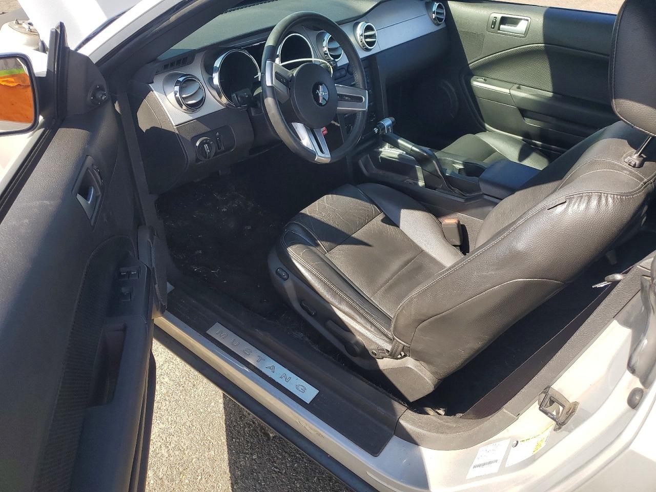 2005 FORD MUSTANG photo 15