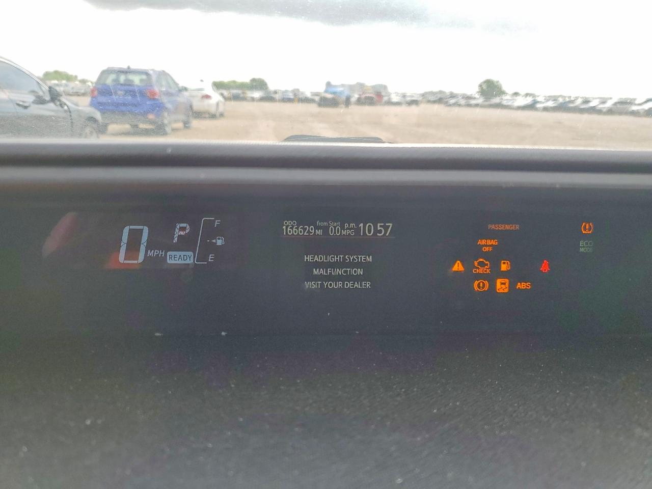 2017 TOYOTA PRIUS C THREE photo 25