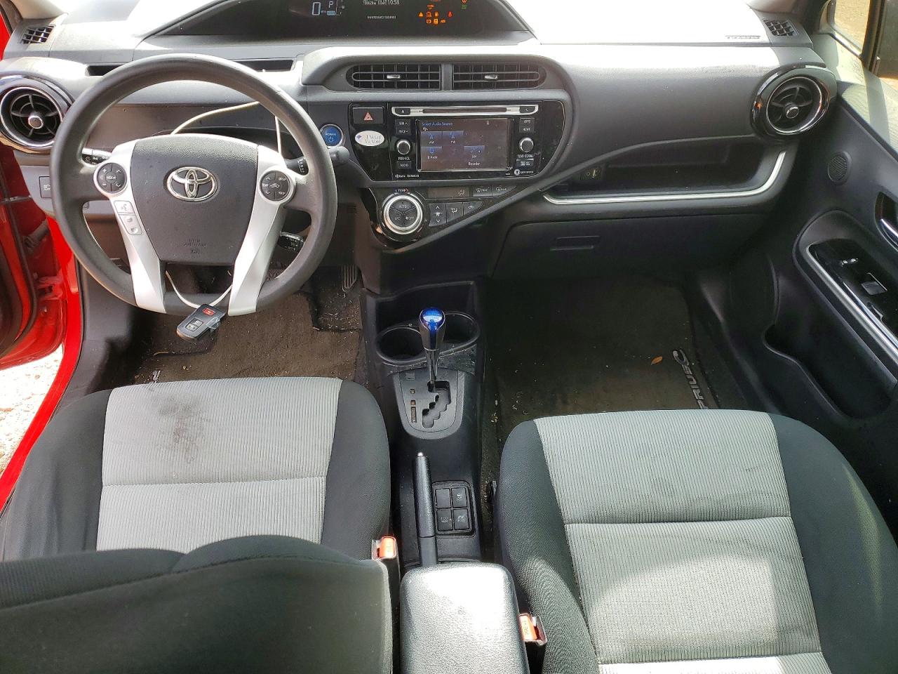 2017 TOYOTA PRIUS C THREE photo 22