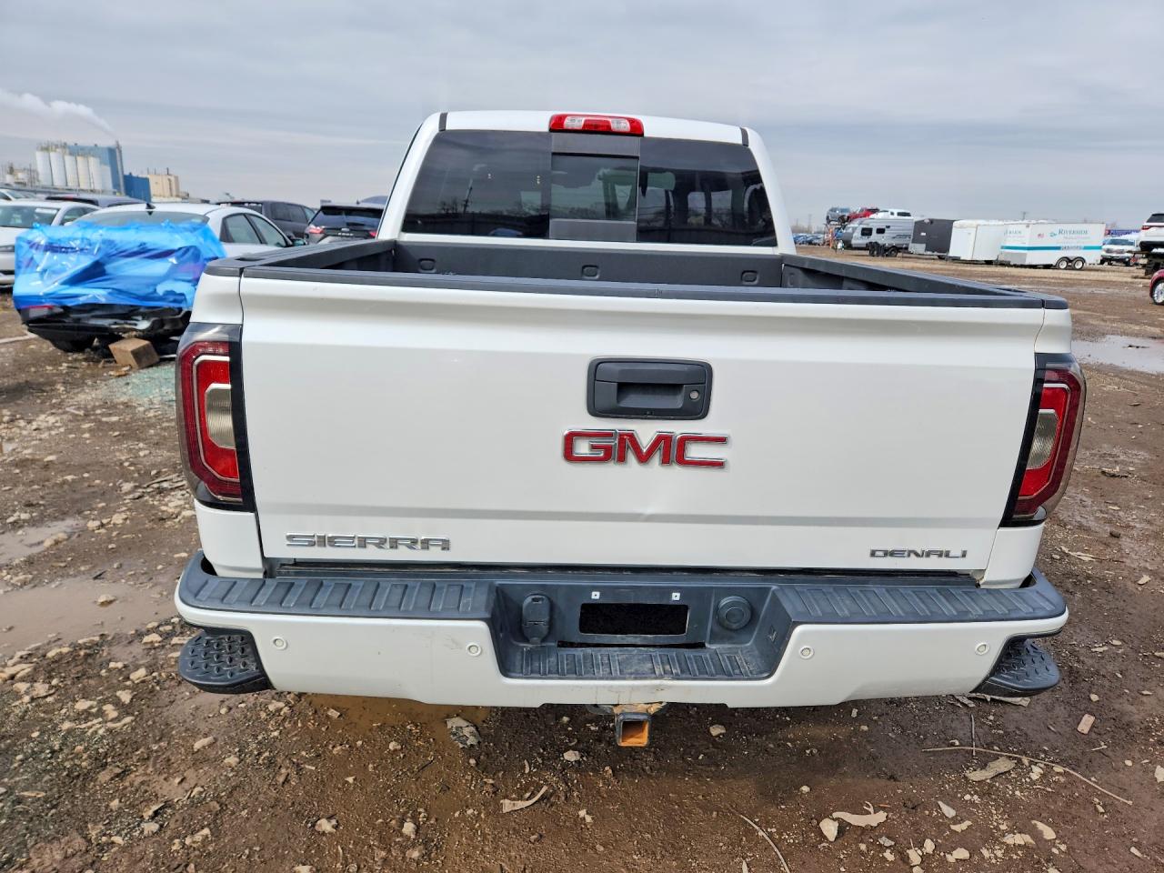 2017 GMC SIERRA K1500 DENALI photo 6