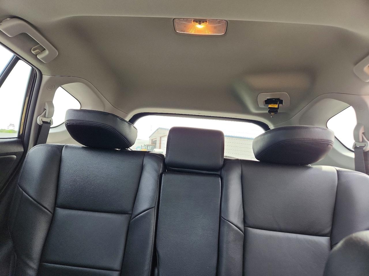2016 TOYOTA RAV4 XLE photo 19