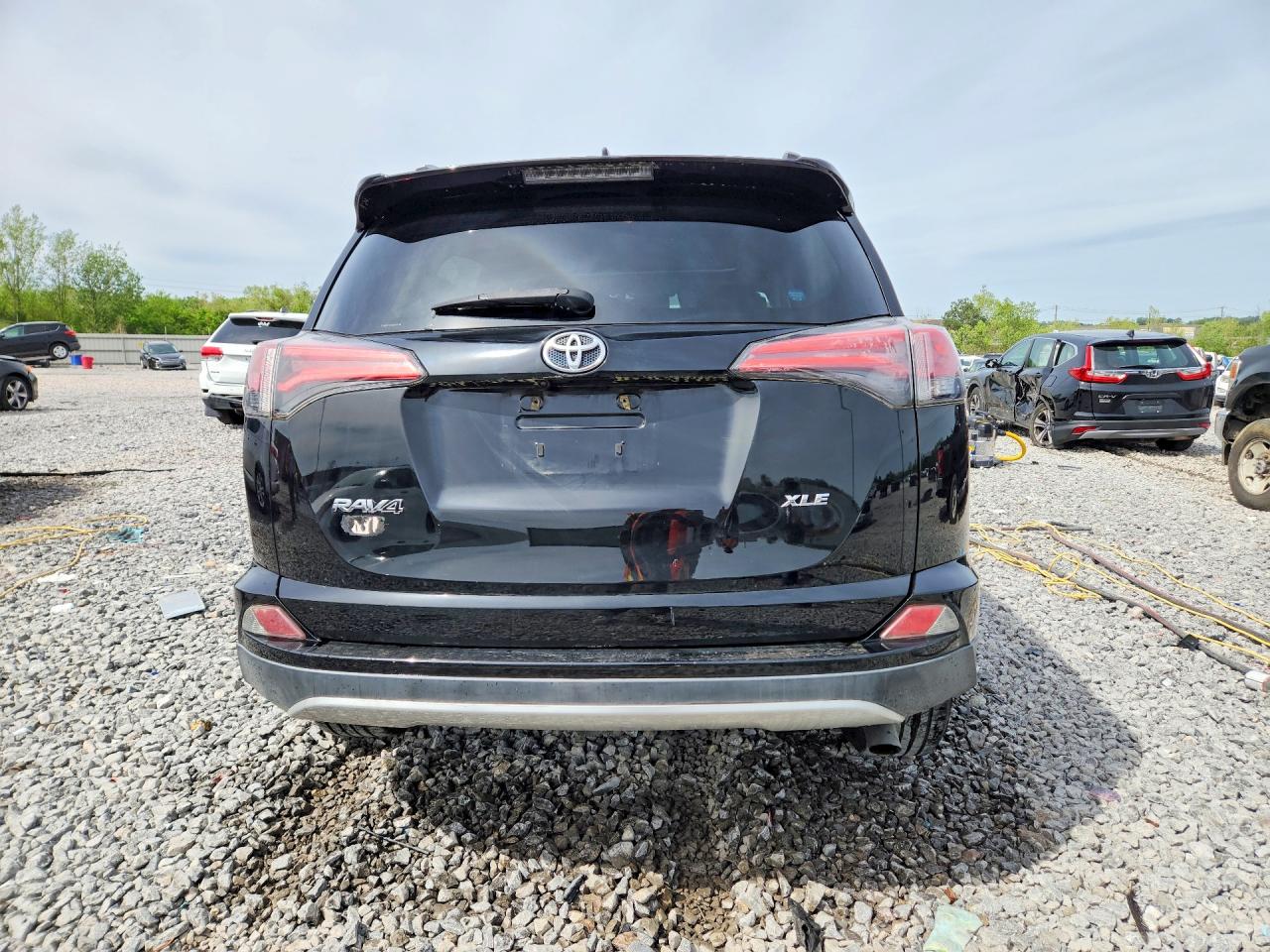 2016 TOYOTA RAV4 XLE photo 11
