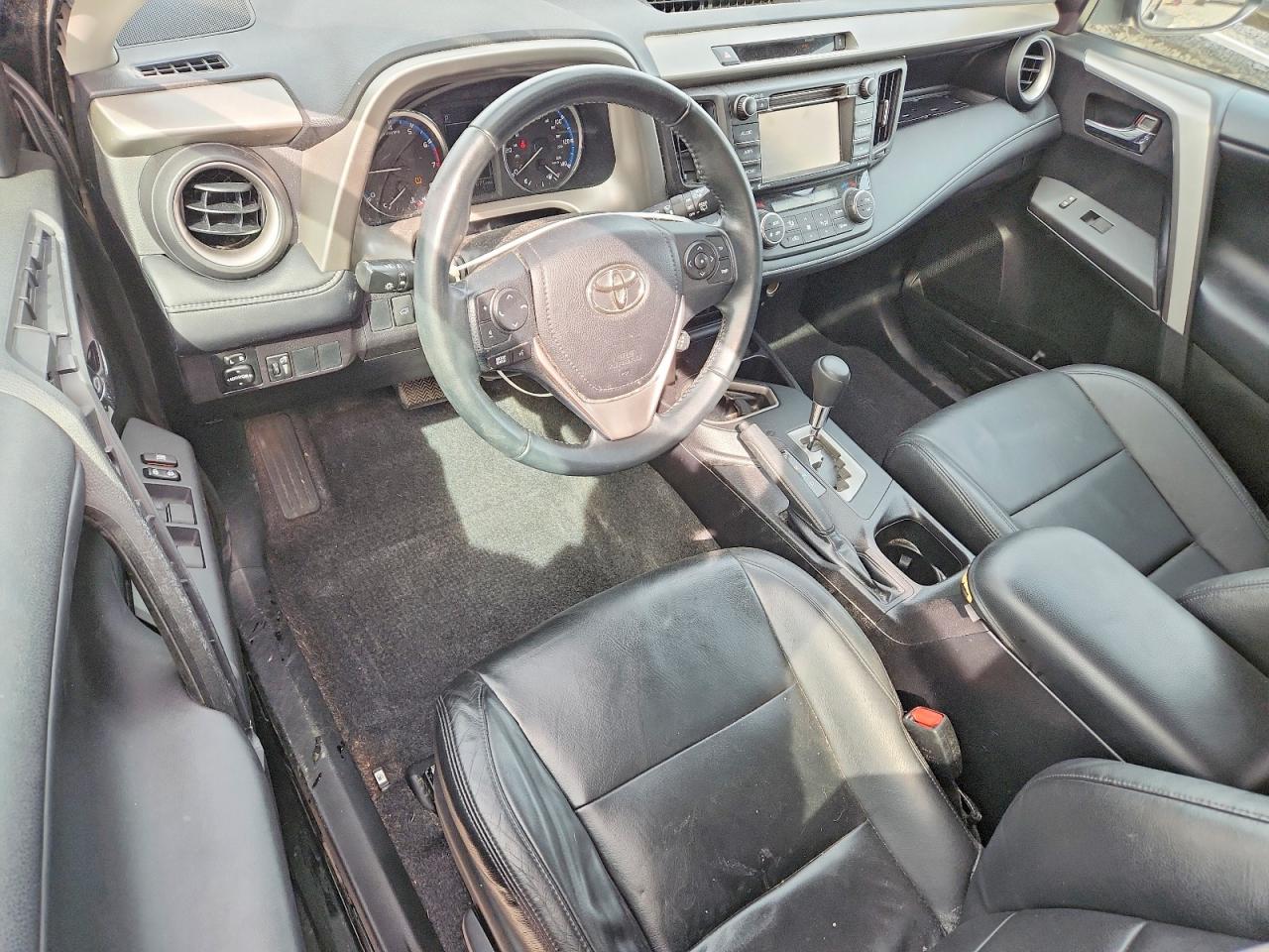 2016 TOYOTA RAV4 XLE photo 15