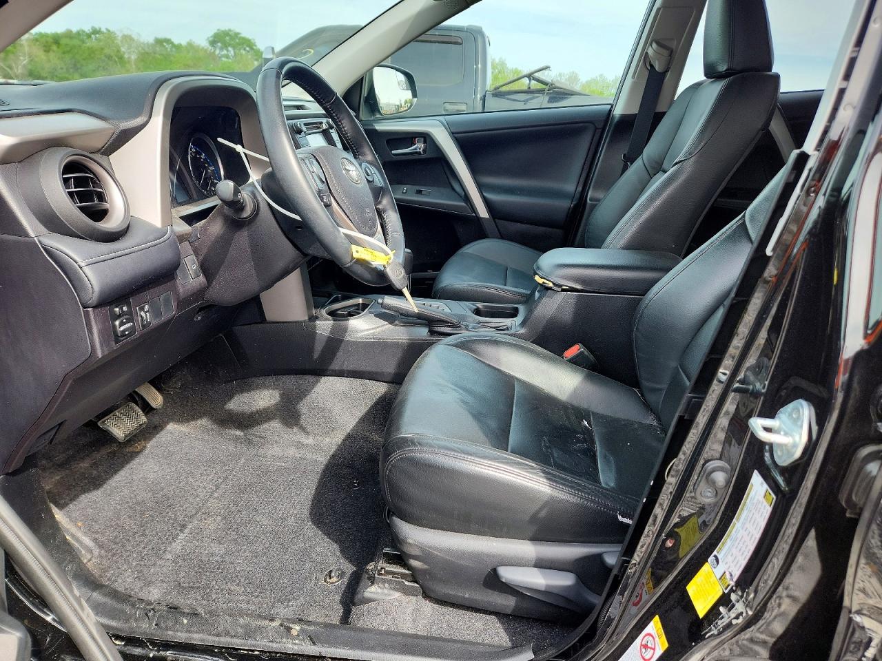 2016 TOYOTA RAV4 XLE photo 13
