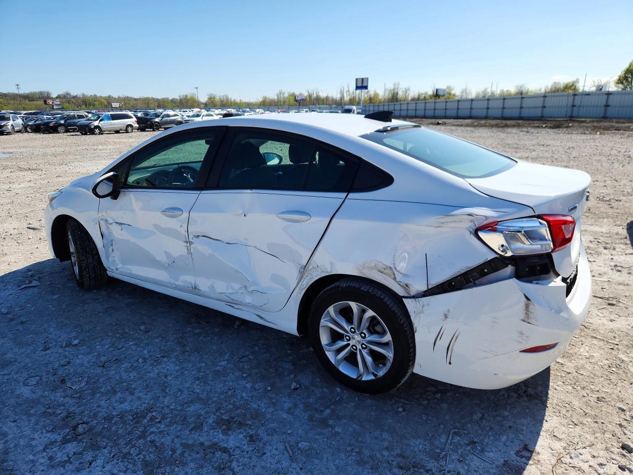 2019 CHEVROLET CRUZE LS photo 2