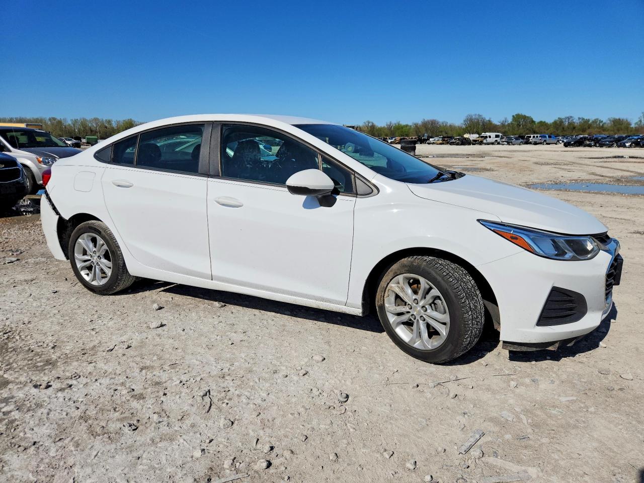 2019 CHEVROLET CRUZE LS photo 4