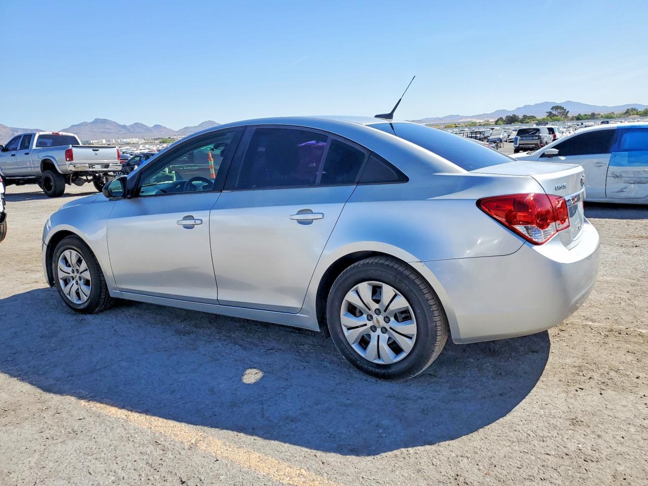2014 CHEVROLET CRUZE LS photo 3