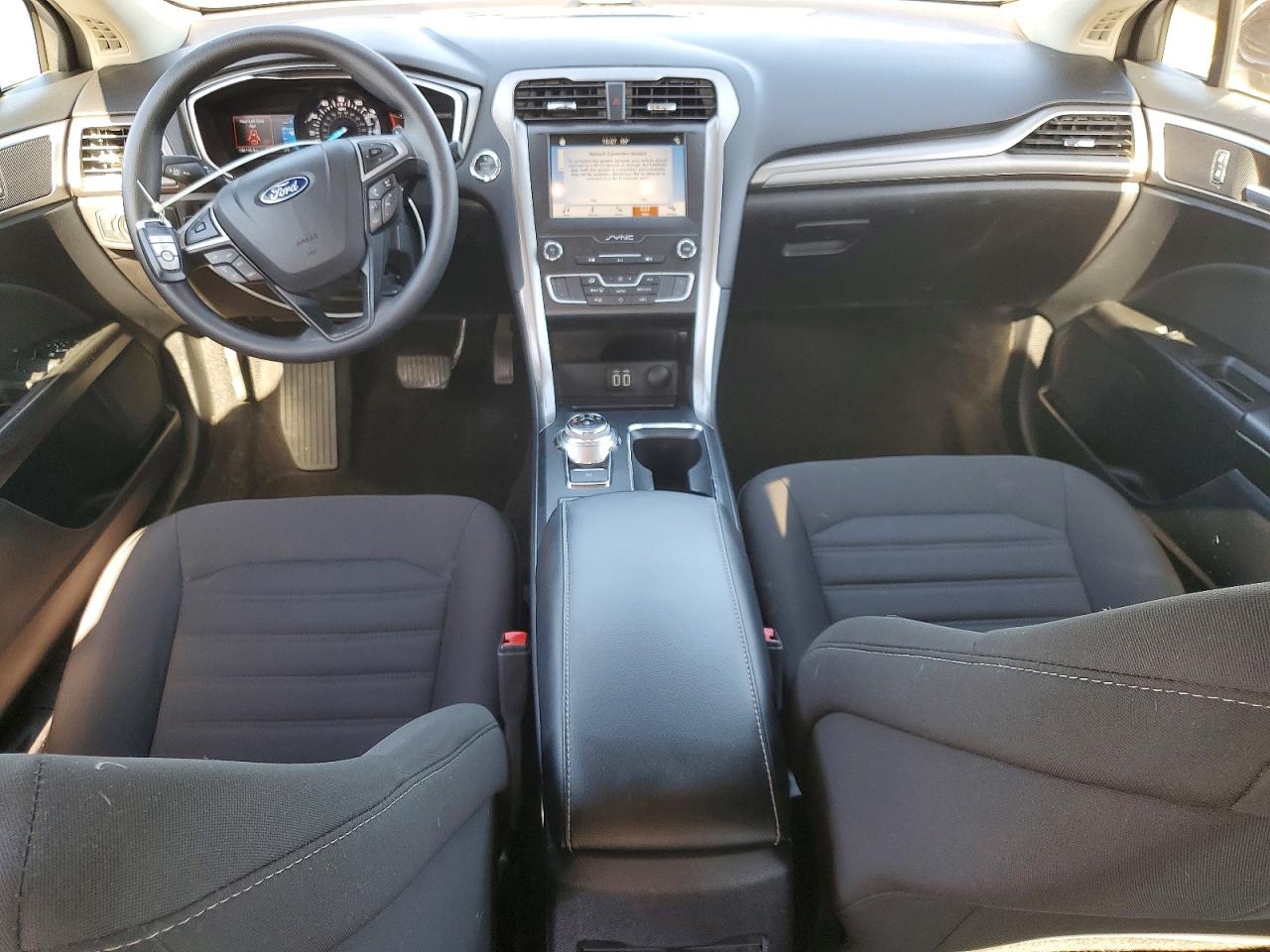 2019 FORD FUSION SE photo 8