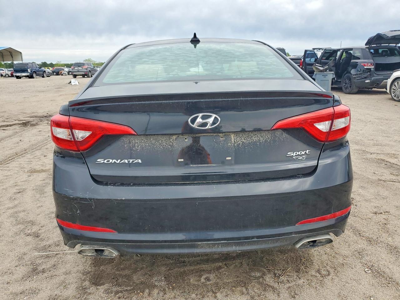 2015 HYUNDAI SONATA SPORT photo 11