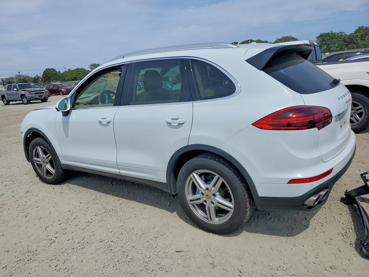 2017 PORSCHE CAYENNE S photo 3