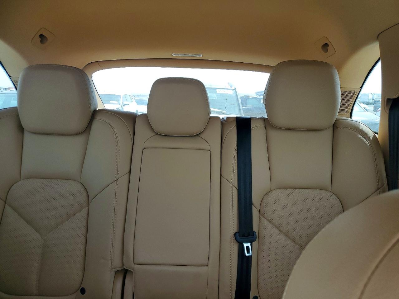2017 PORSCHE CAYENNE S photo 19