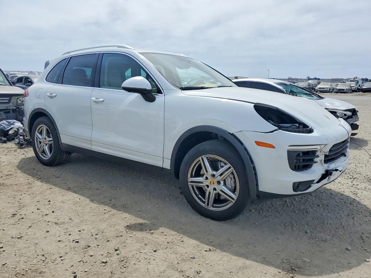 2017 PORSCHE CAYENNE S photo 7