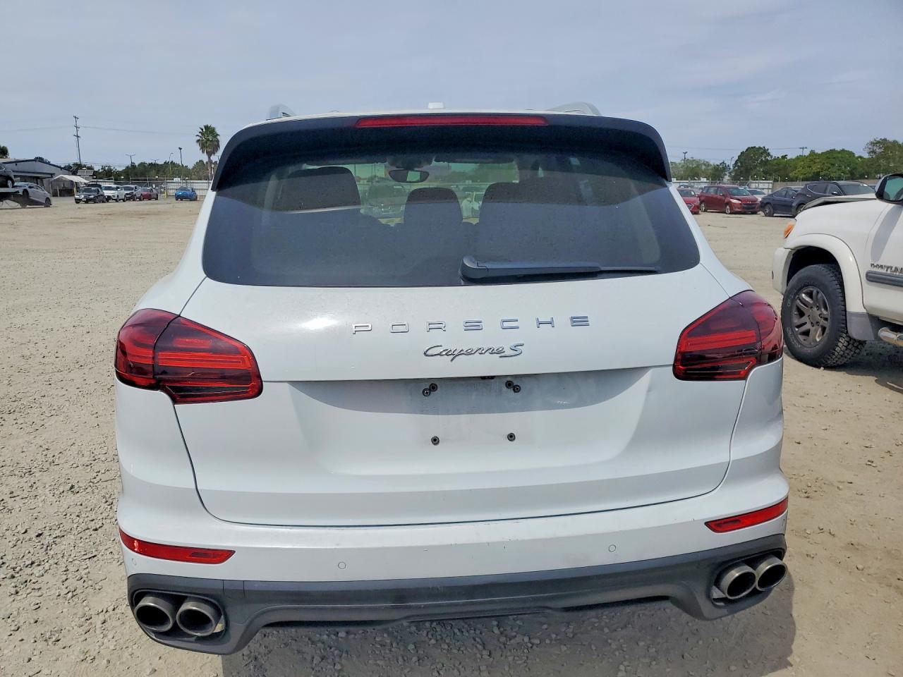 2017 PORSCHE CAYENNE S photo 11