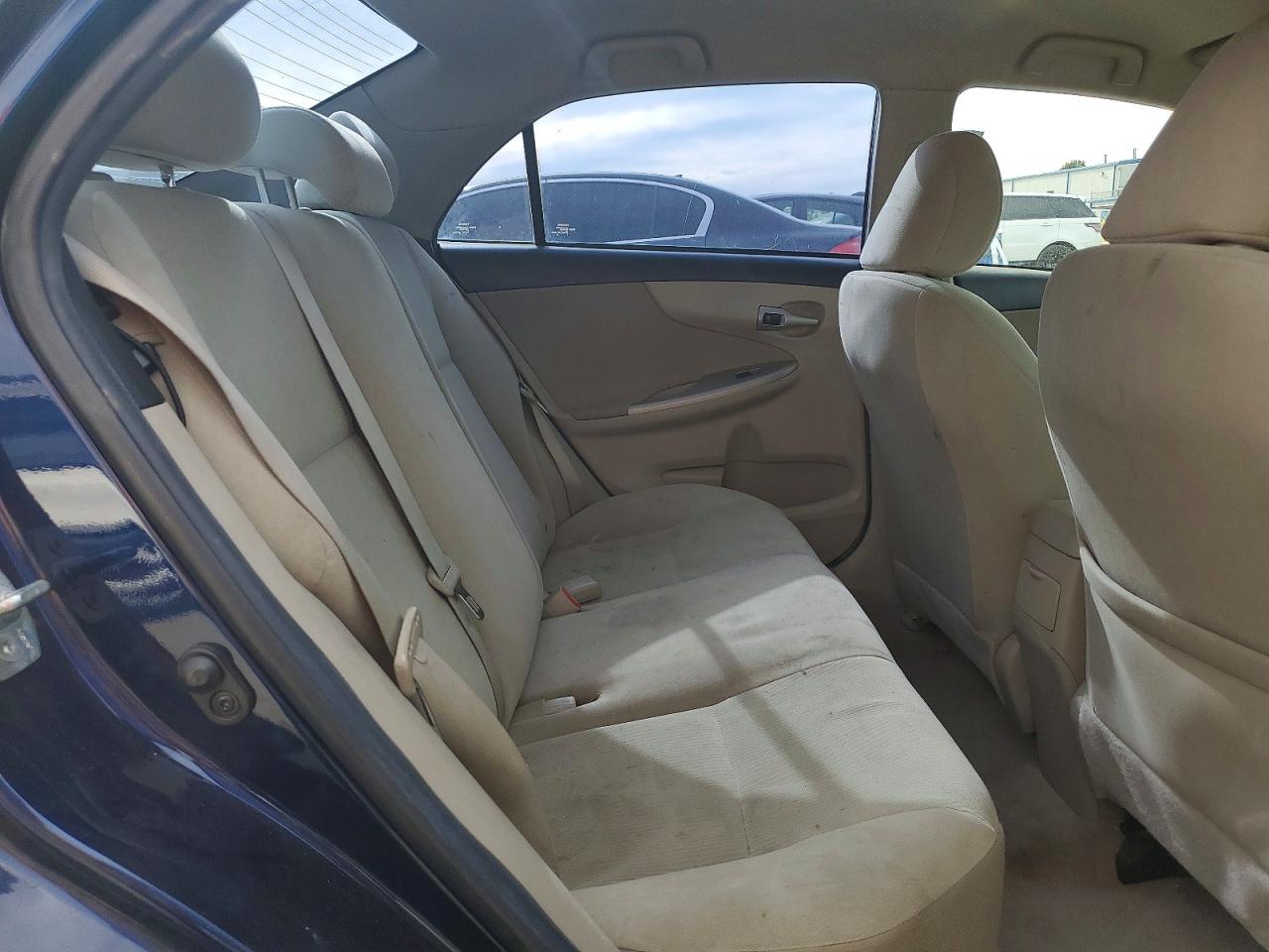 2013 TOYOTA COROLLA LE photo 19