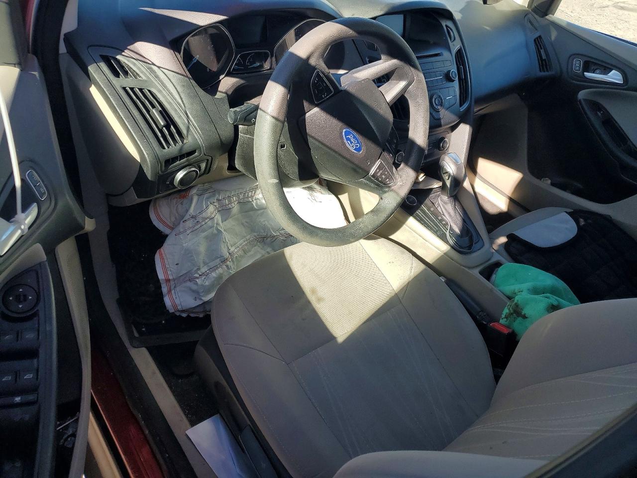 2015 FORD FOCUS SE photo 22