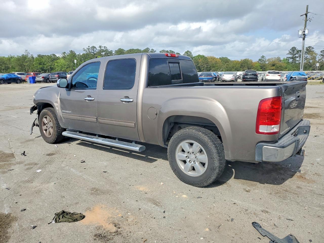 2012 GMC SIERRA C1500 SLE photo 3