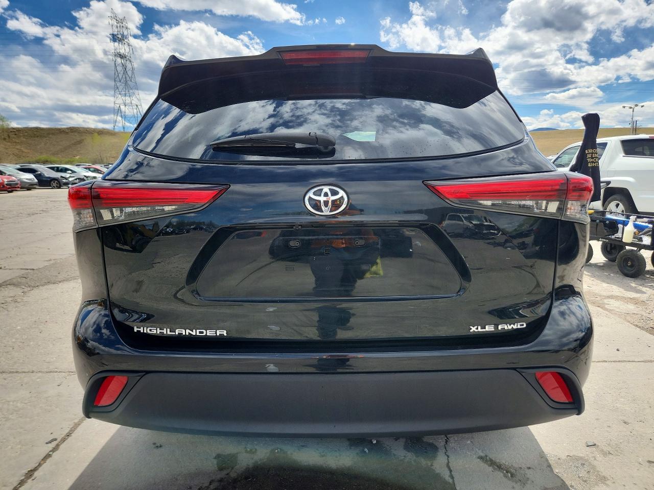 2020 TOYOTA HIGHLANDER XLE photo 6