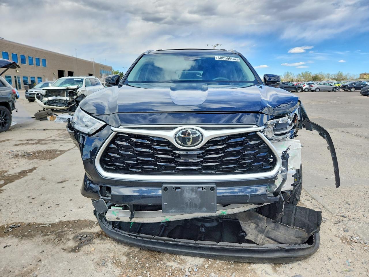 2020 TOYOTA HIGHLANDER XLE photo 5