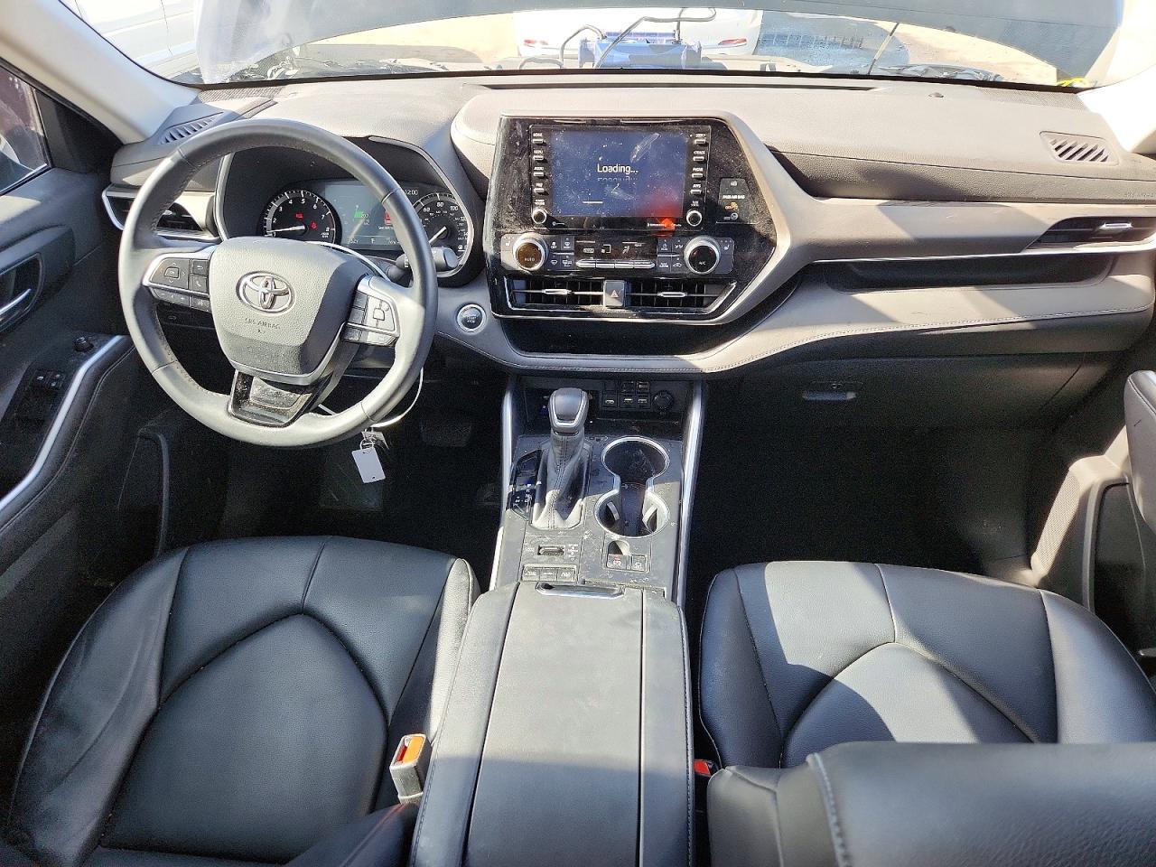 2020 TOYOTA HIGHLANDER XLE photo 8