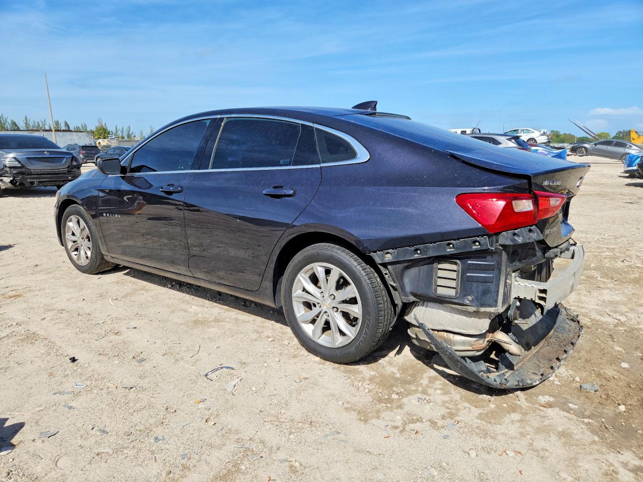 2023 CHEVROLET MALIBU LT photo 3
