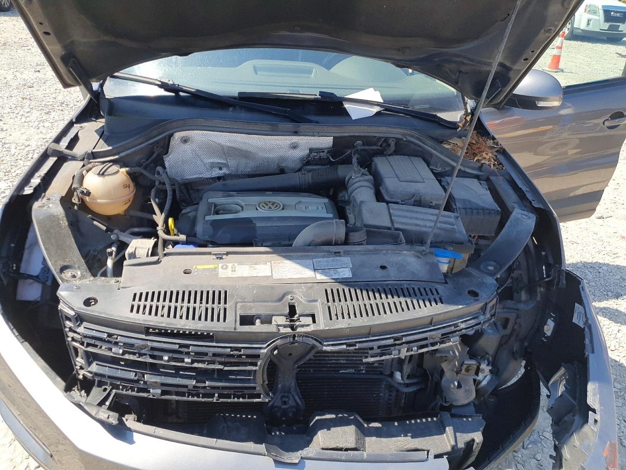2016 VOLKSWAGEN TIGUAN S photo 23