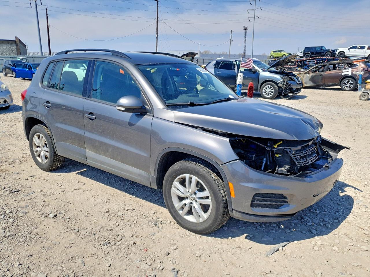 2016 VOLKSWAGEN TIGUAN S photo 7
