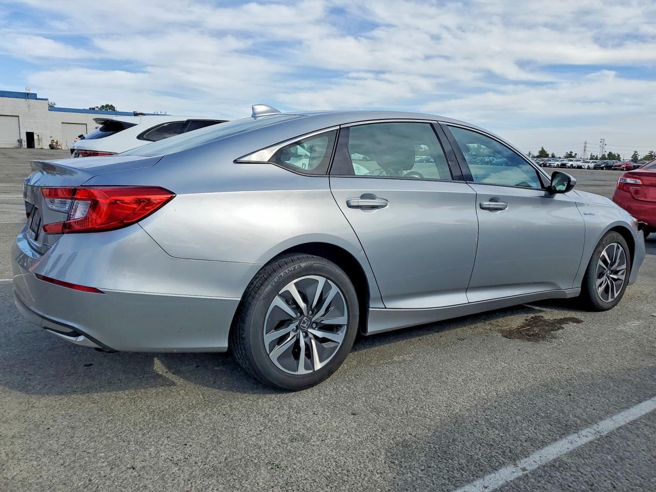 2018 HONDA ACCORD HYBRID photo 5