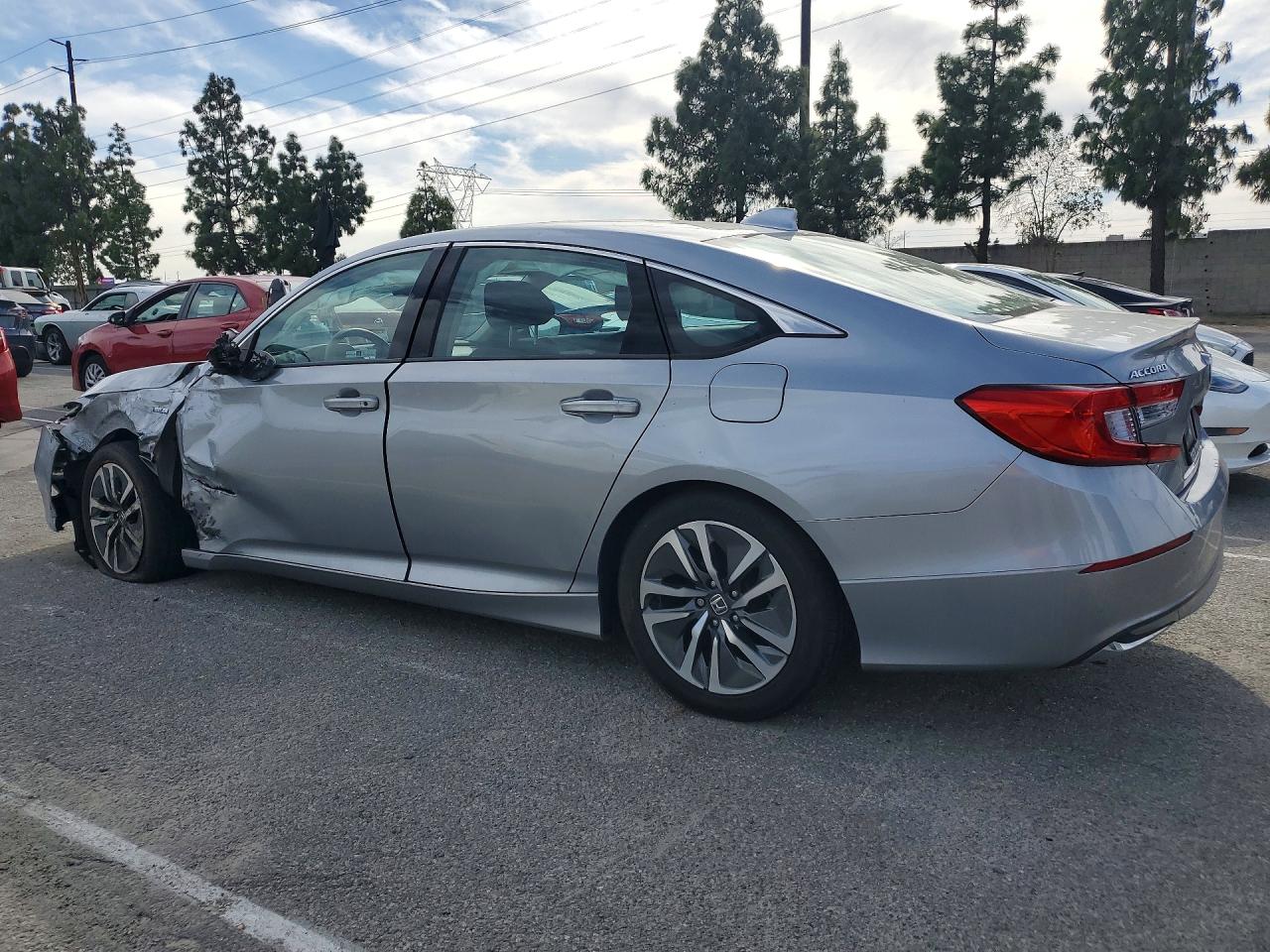2018 HONDA ACCORD HYBRID photo 3